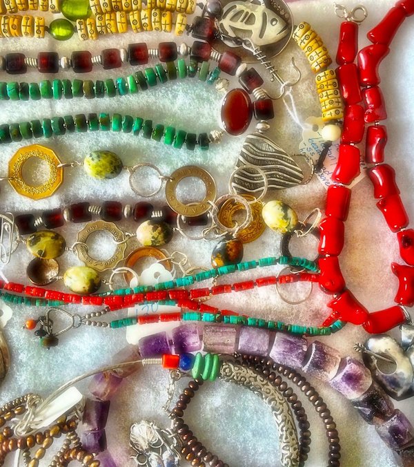 Bijoux en pierres naturelles : l'élégance au service de l'énergie