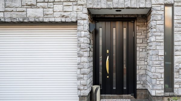 Volet roulant électrique en panne à Arcachon : quand contacter un réparateur ?